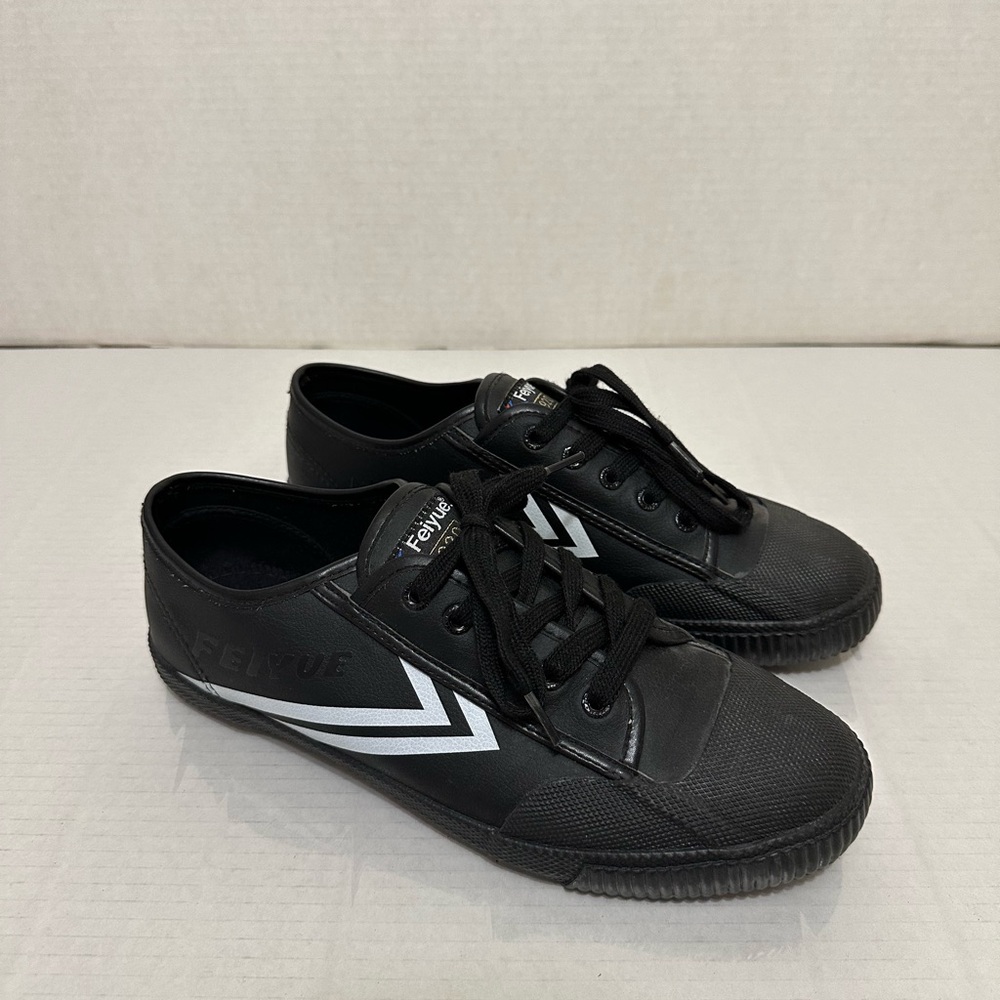 Feiyue black leather low men’s 10